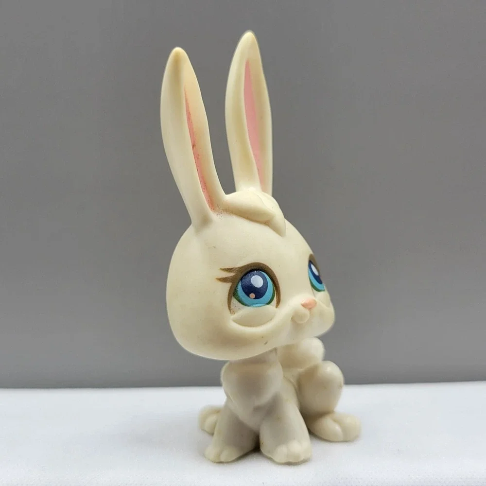 Littlest Pet Shop LPS #3 White Rabbit Bunny Blue Eyes Hasbro Figure
